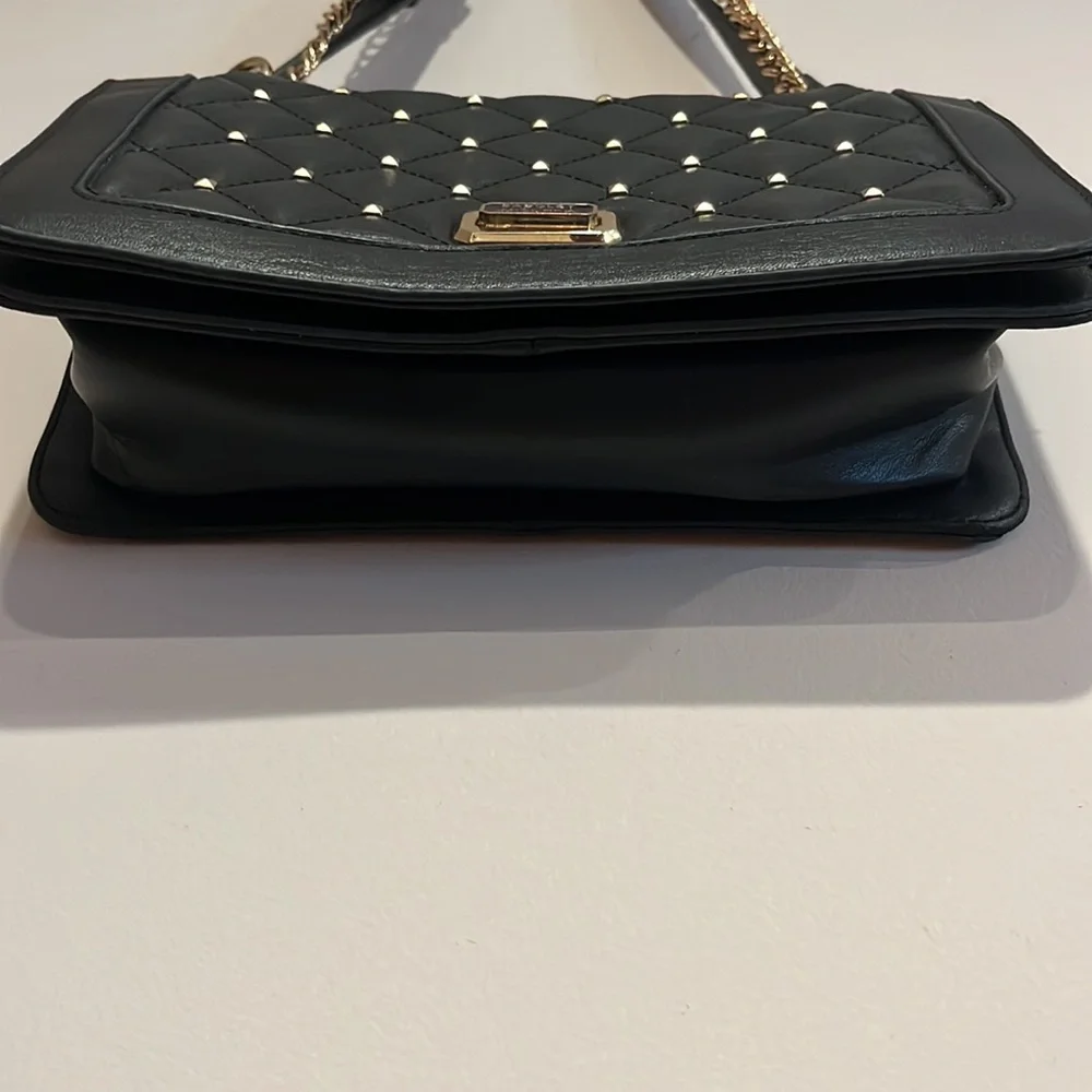 Badgley Mischka vegan medium quilted faux leather crossbody‎ bag Black & gold